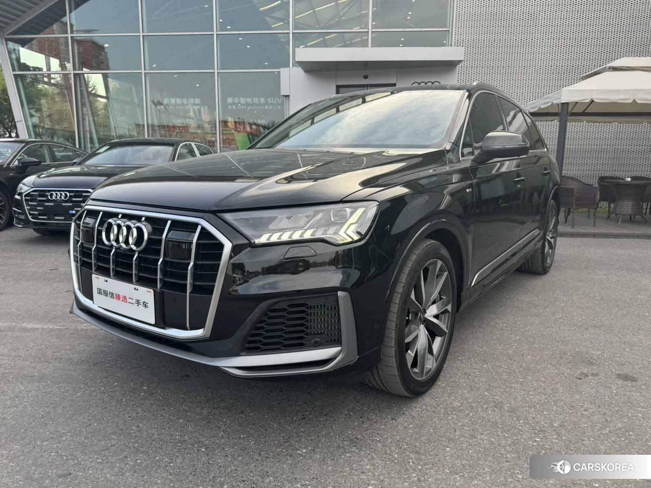Audi Q7 2022 Черный из Китая, фото 4