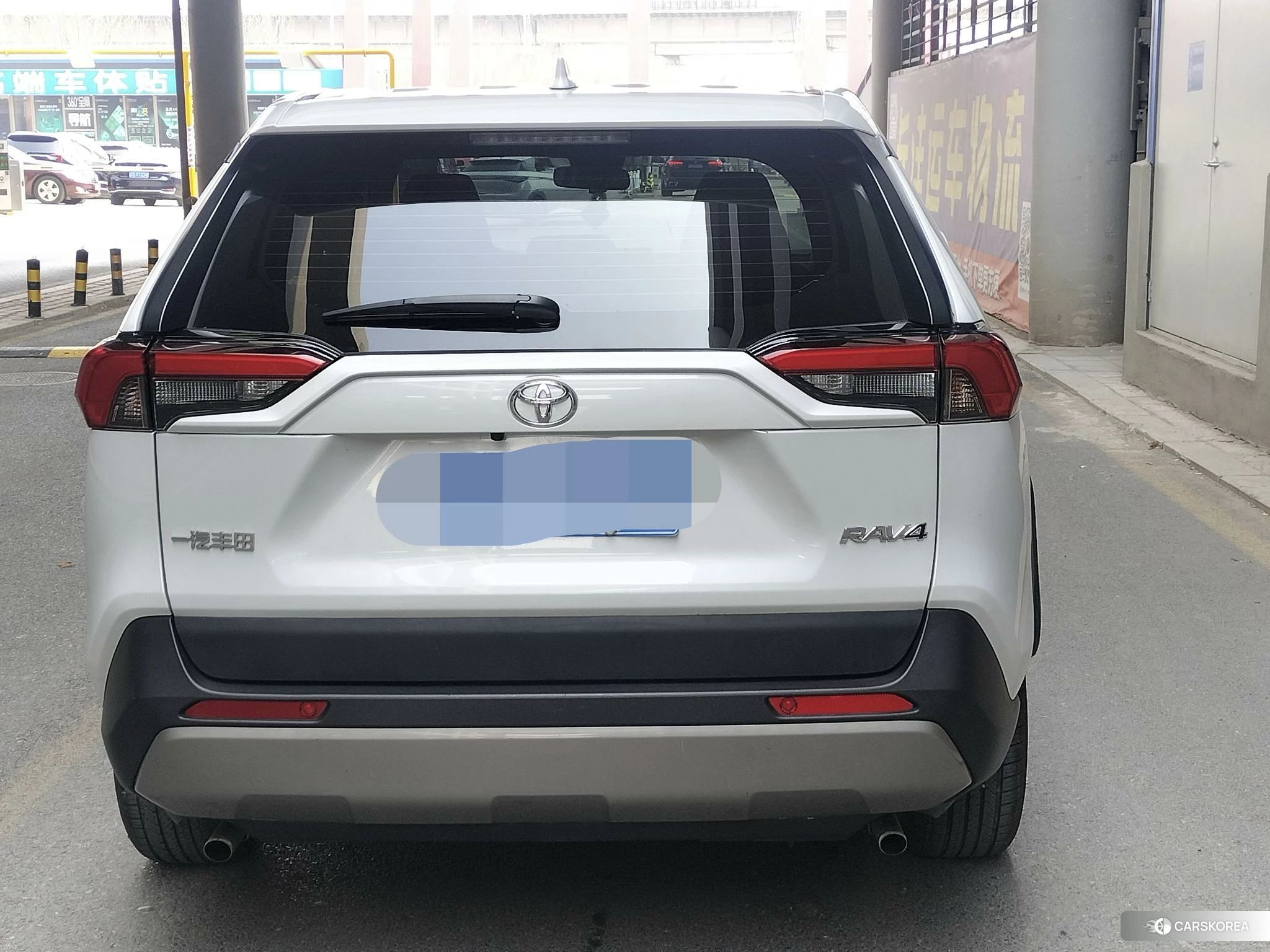 Toyota RAV4 2023 Белый из Китая, фото 4