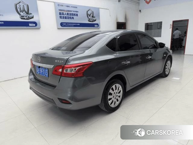 Nissan Sylphy 2021 Серебристо-серый из Китая, фото 4