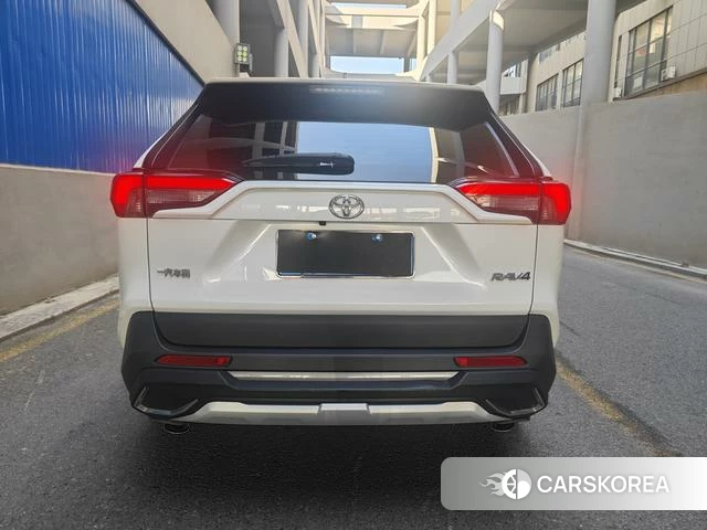 Toyota RAV4 2021 Белый из Китая, фото 4