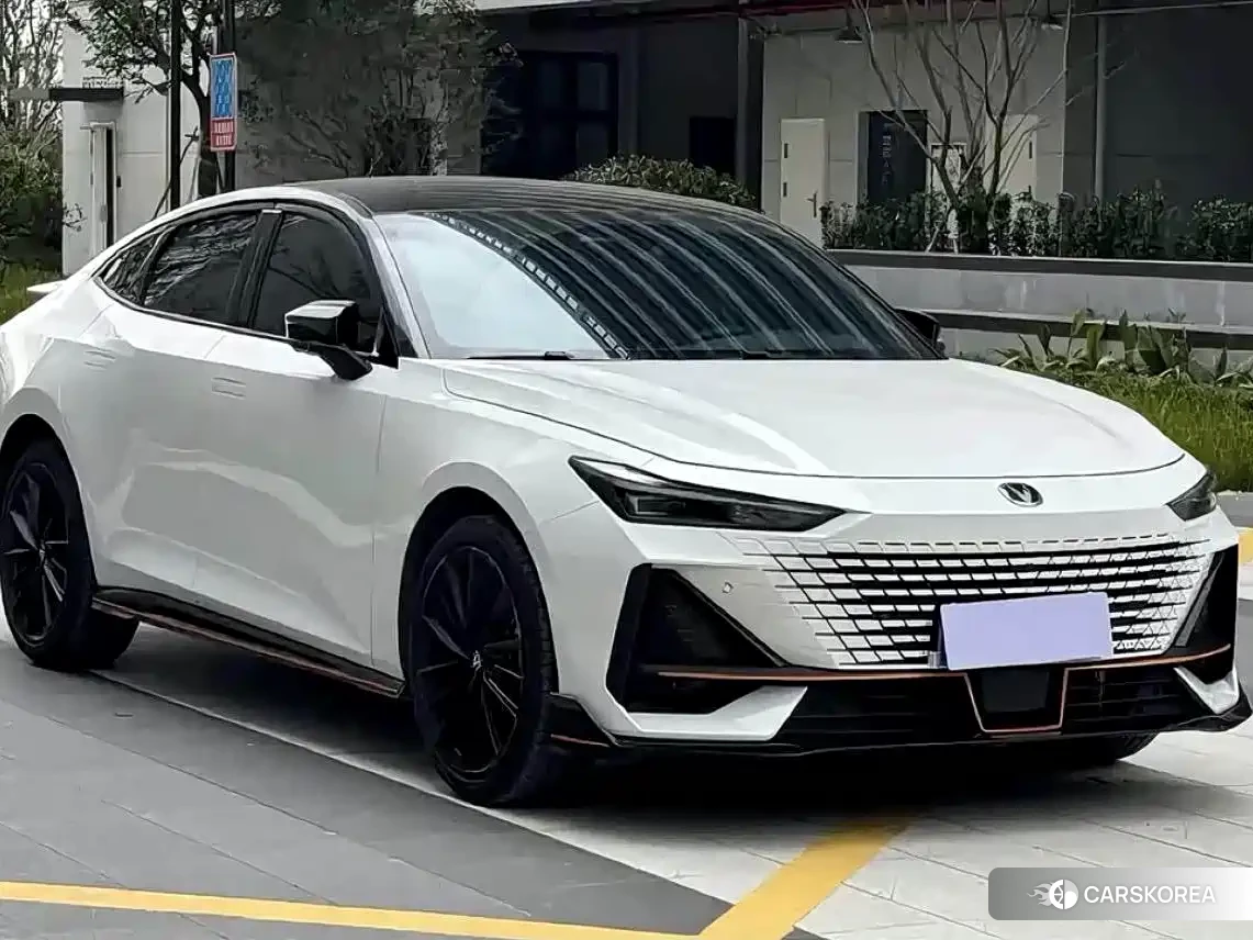 Chang'an Changan UNI-V 2022 Белый из Китая, фото 4