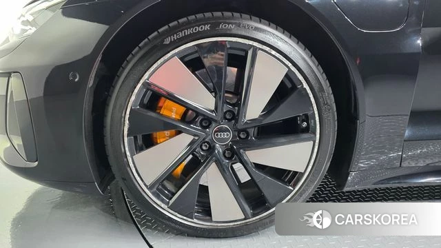 Audi e-Tron GT id 4935666 из Кореи 27
