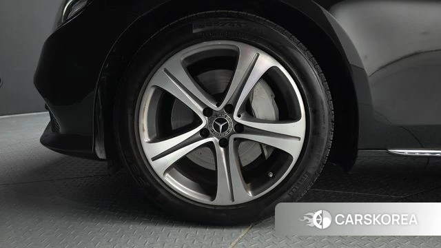 Mercedes-Benz E-Class W213 id 4993275 из Кореи 31