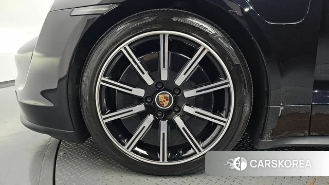 Porsche Taycan id 4697954 из Кореи 33