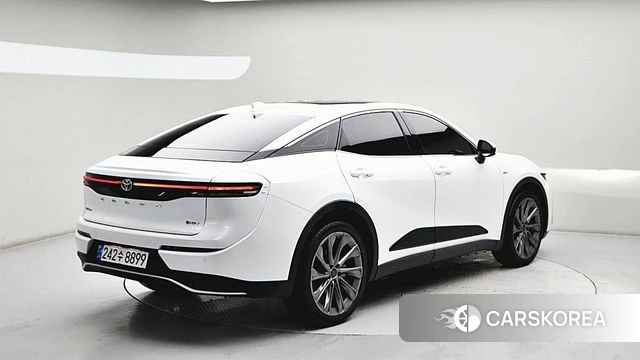 Toyota Crown Crossover id 4990701 из Кореи 14