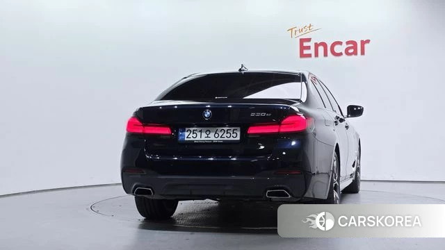 BMW 5 Series (G30) id 4987186 из Кореи 24