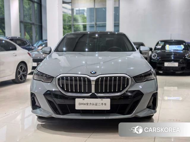 BMW 5 series 2024 Темно-серый из Китая, фото 4