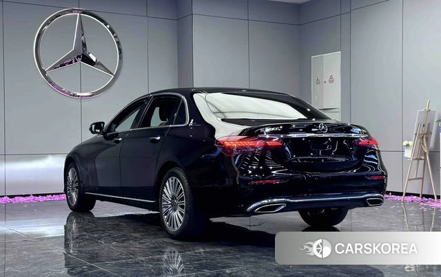 Mercedes-Benz E-Class 2023 Черный из Китая, фото 4