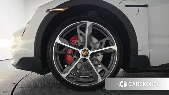 Porsche Taycan id 5021397 из Кореи 29