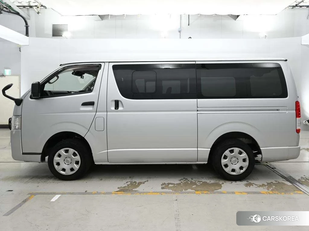 Toyota HiAce Van 2021 из Японии, фото 4