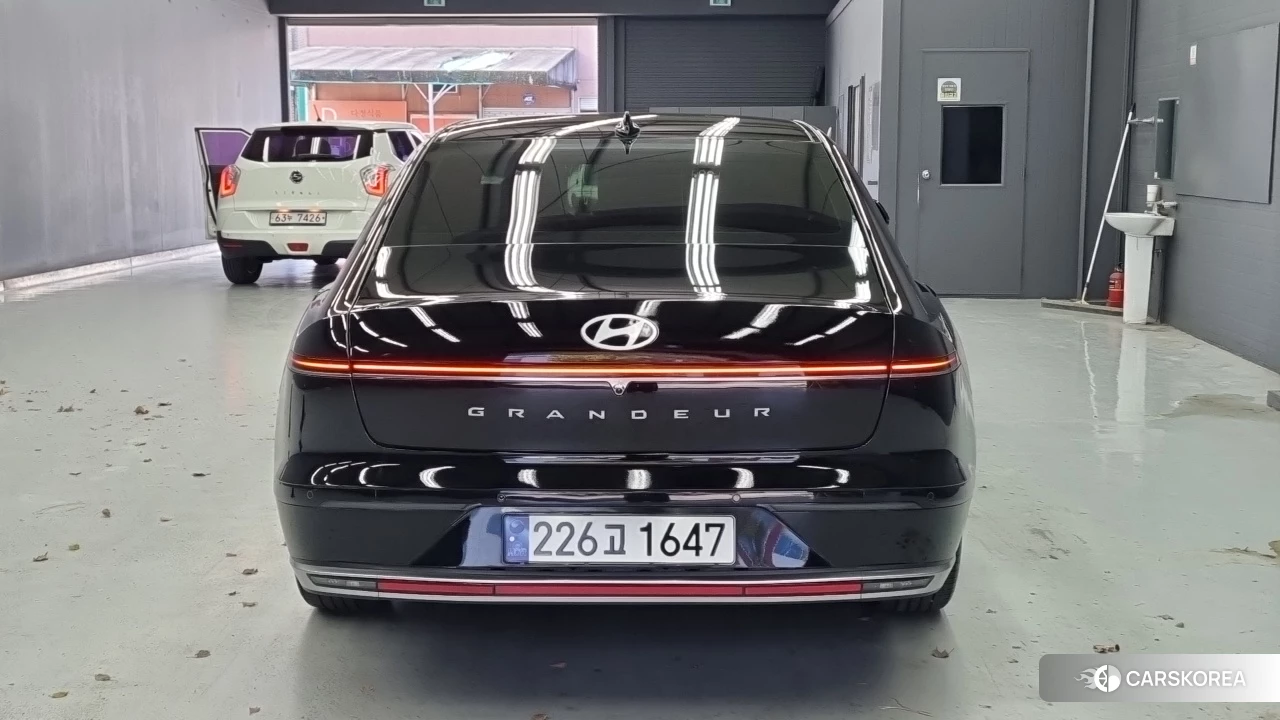 Hyundai Grandeur Hybrid (GN7) id 5016244 из Кореи 12