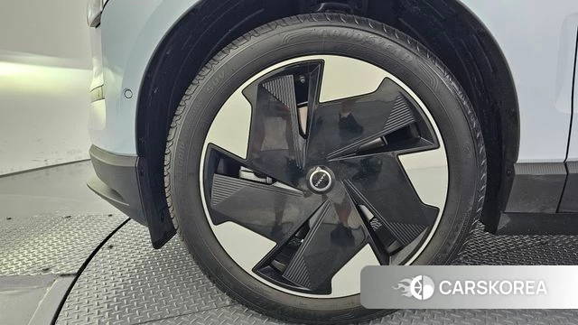 Volvo EX30 id 4879496 из Кореи 27