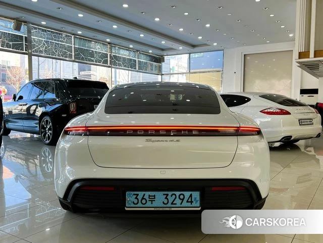 Porsche Taycan id 4746139 из Кореи 14