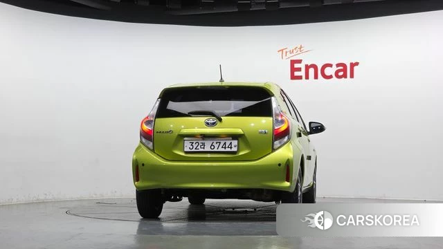 Toyota Prius C id 4918944 из Кореи 24
