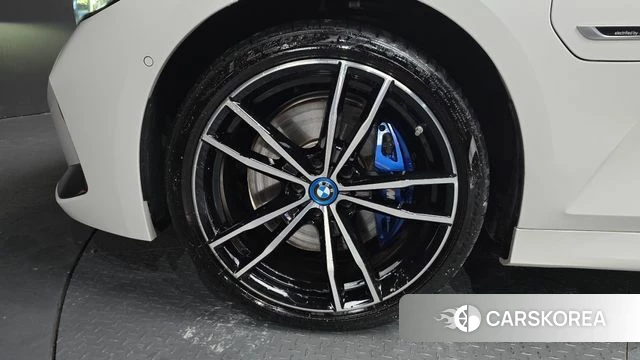BMW 3 Series (G20) id 5011901 из Кореи 24