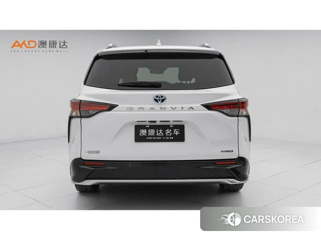 Toyota Granvia 2023 Белый из Китая, фото 5