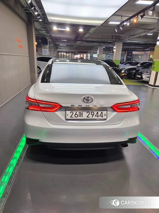 Toyota Camry (XV70) id 5041905 из Кореи 8