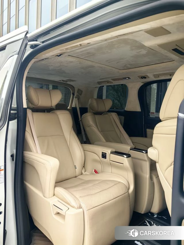 Toyota Alphard 2020 Белый из Китая, фото 4