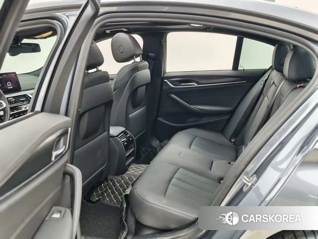 BMW 5 series 2021 Темно-серый из Китая, фото 6