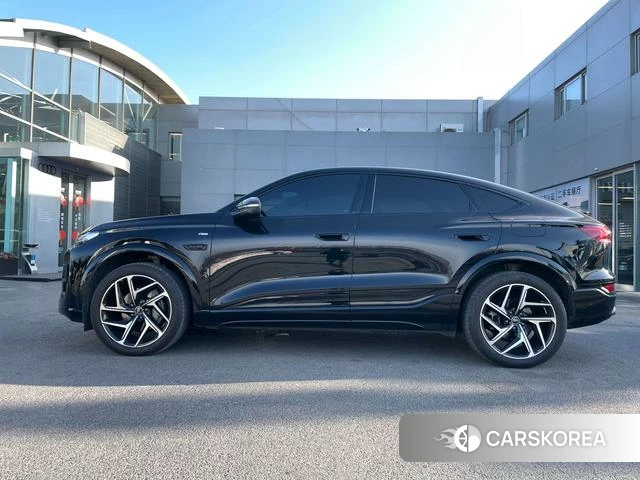 Audi Q6L 2025 Черный из Китая, фото 5