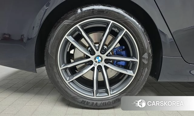 BMW 5 Series (G30) id 4958105 из Кореи 26