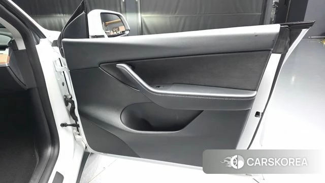 Tesla Model Y 2021 Белый из Кореи, фото 4