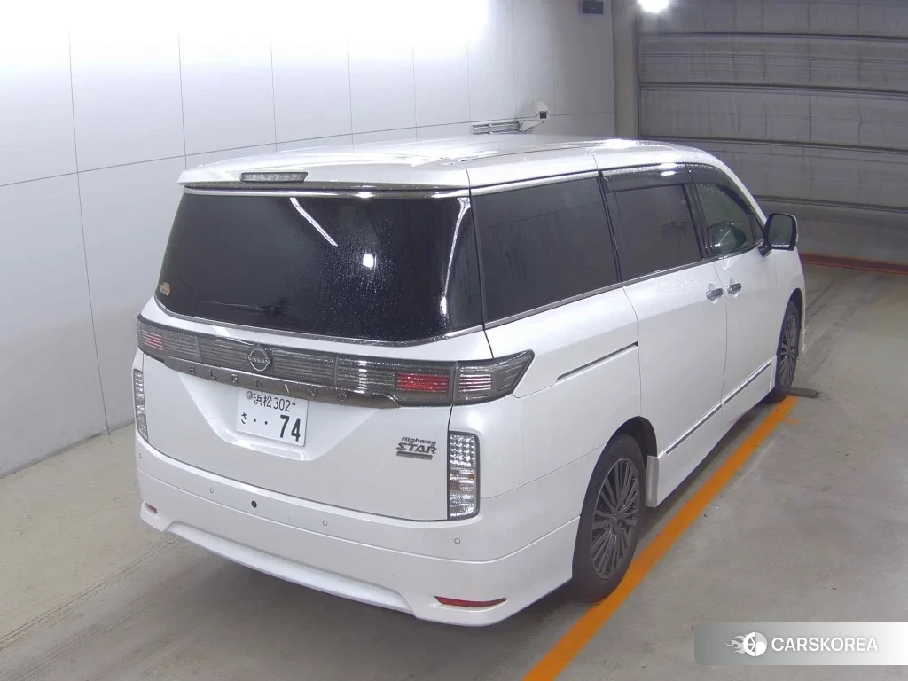 Nissan Elgrand 2023 из Японии, фото 4