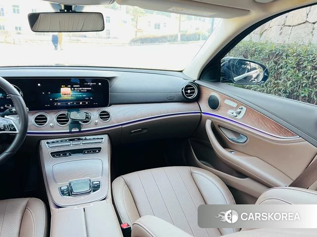 Mercedes-Benz E-Class 2023 Черный из Китая, фото 6