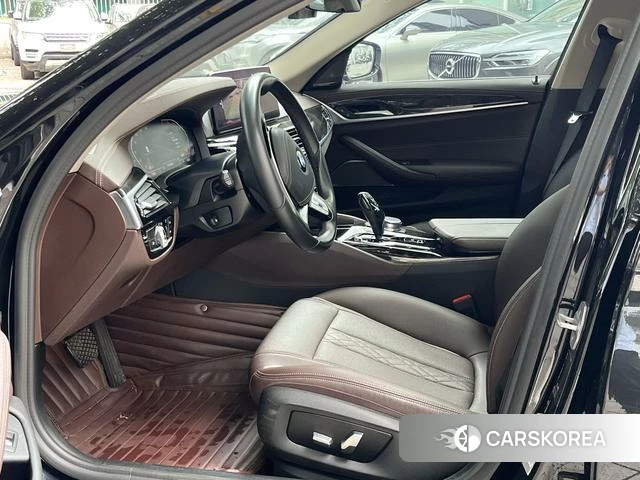 BMW 5 series 2021 Черный из Китая, фото 4