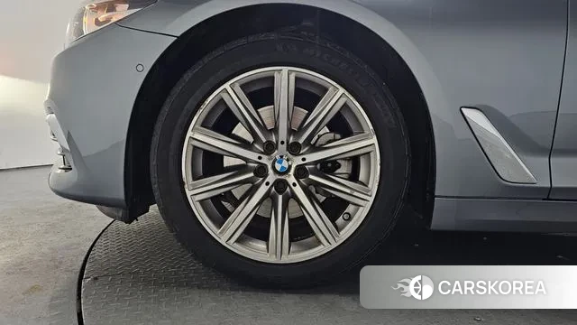 BMW 5 Series (G30) id 3677390 из Кореи 14
