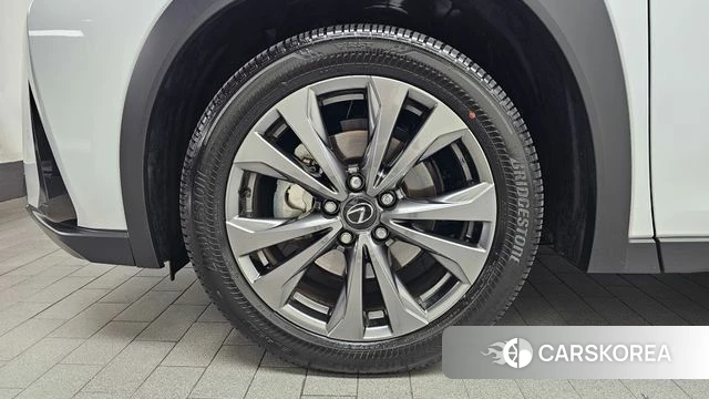 Lexus UX300h id 4916238 из Кореи 24