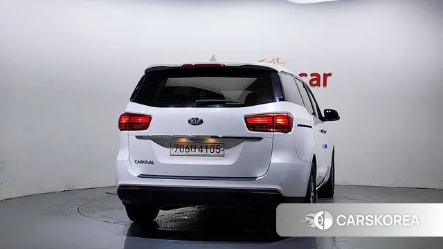 Kia The New Carnival id 3552898 из Кореи 14