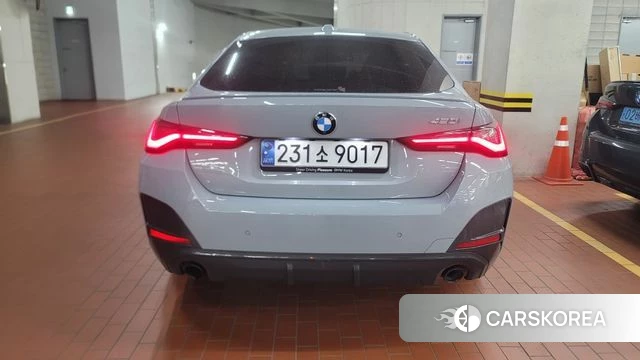 BMW 4 Series (G22) 2024 Светло-серебряный цвет из Кореи, фото 4