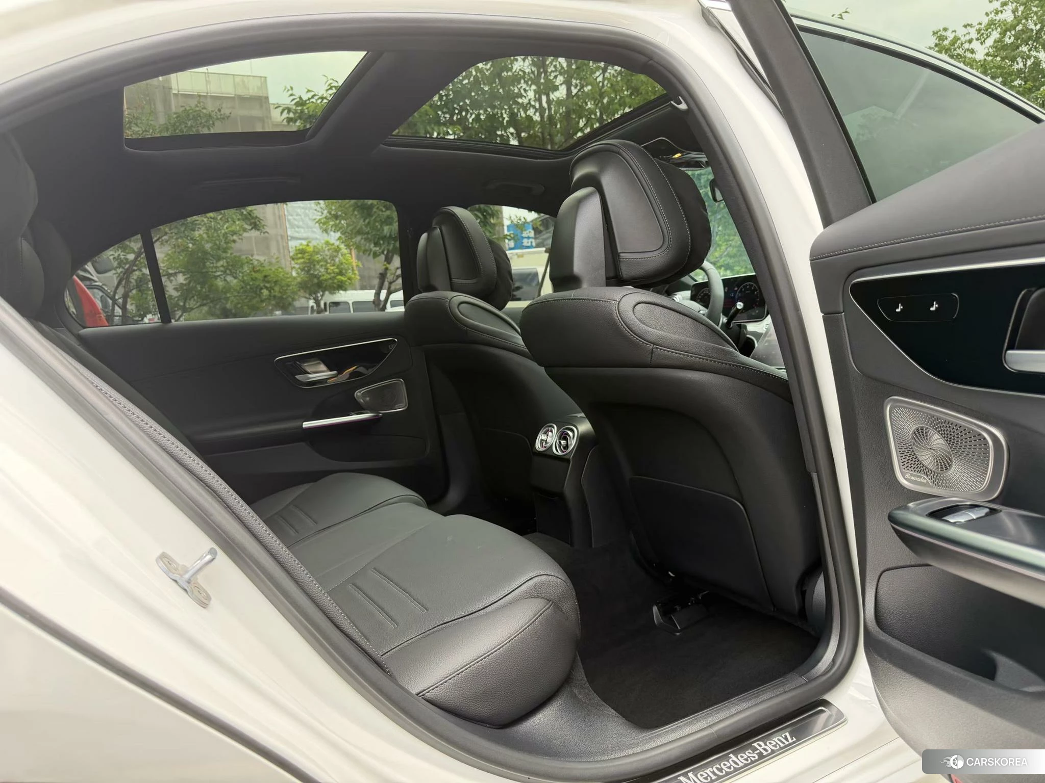 Mercedes-Benz C-class 2024 Белый из Китая, фото 4