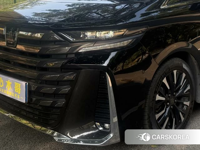 Toyota Vellfire 2024 Черный из Китая, фото 4