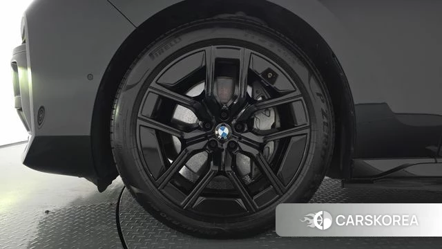 BMW i7 (G70) id 5016469 из Кореи 34