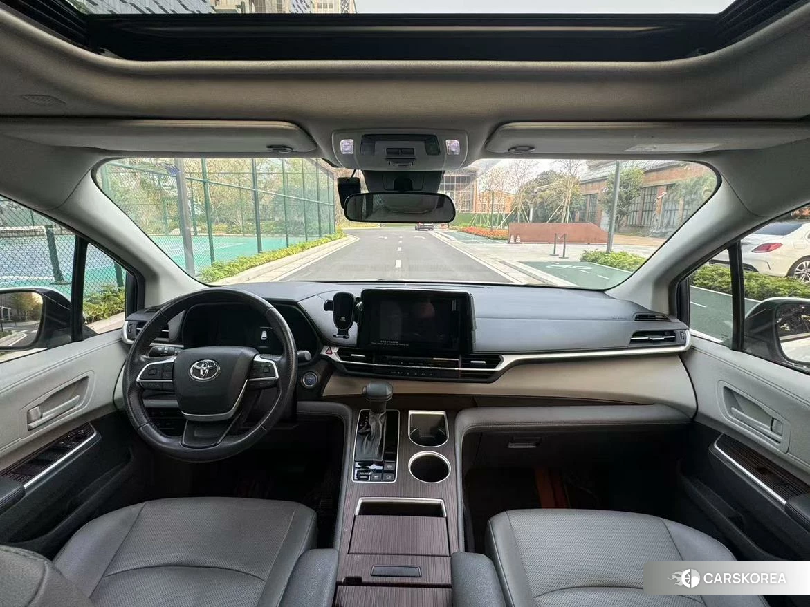 Toyota Sienna 2023 Белый из Китая, фото 4