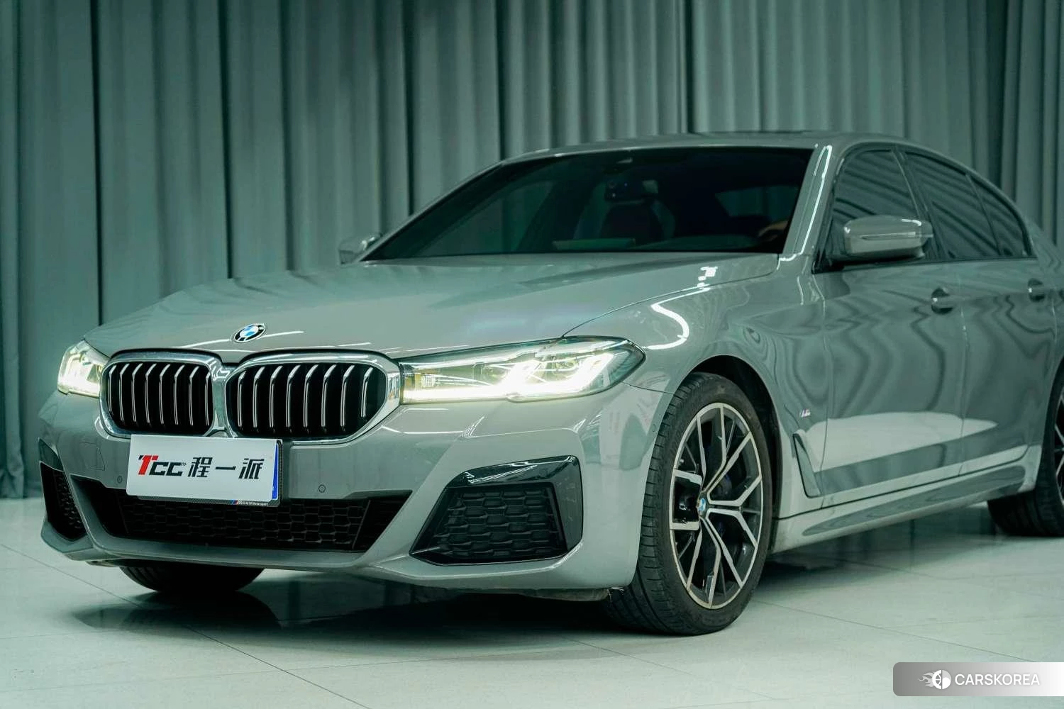 BMW 5 series 2021 Темно-серый из Китая, фото 4