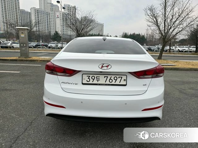 Hyundai Avante AD id 3824936 из Кореи 14