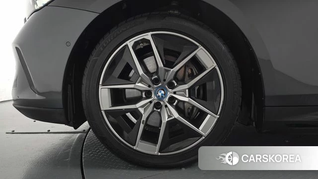 BMW i5 (G60) id 4941481 из Кореи 30