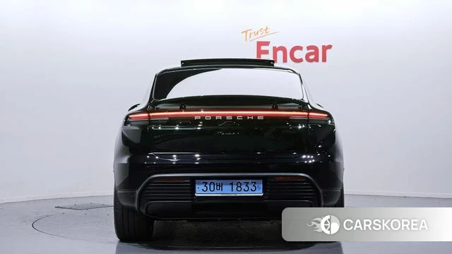 Porsche Makan EV id 3769632 из Кореи 14