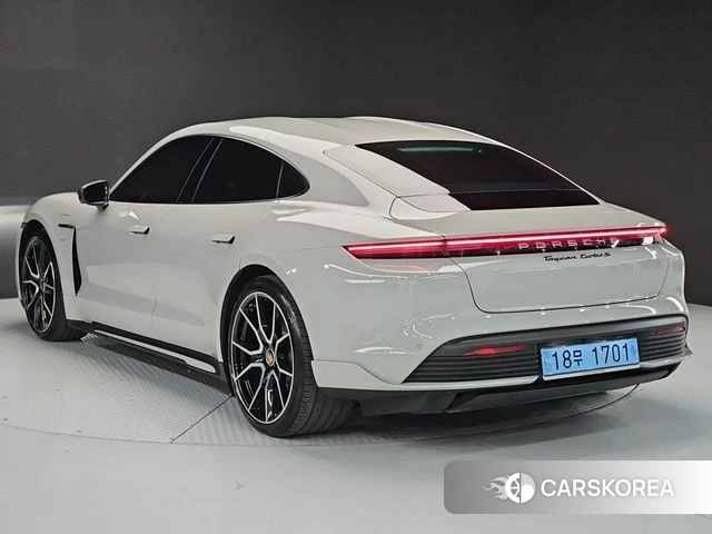 Porsche Taycan id 4917136 из Кореи 14