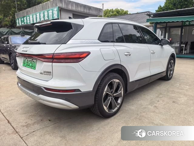 Audi Q5L 2023 Белый из Китая, фото 4