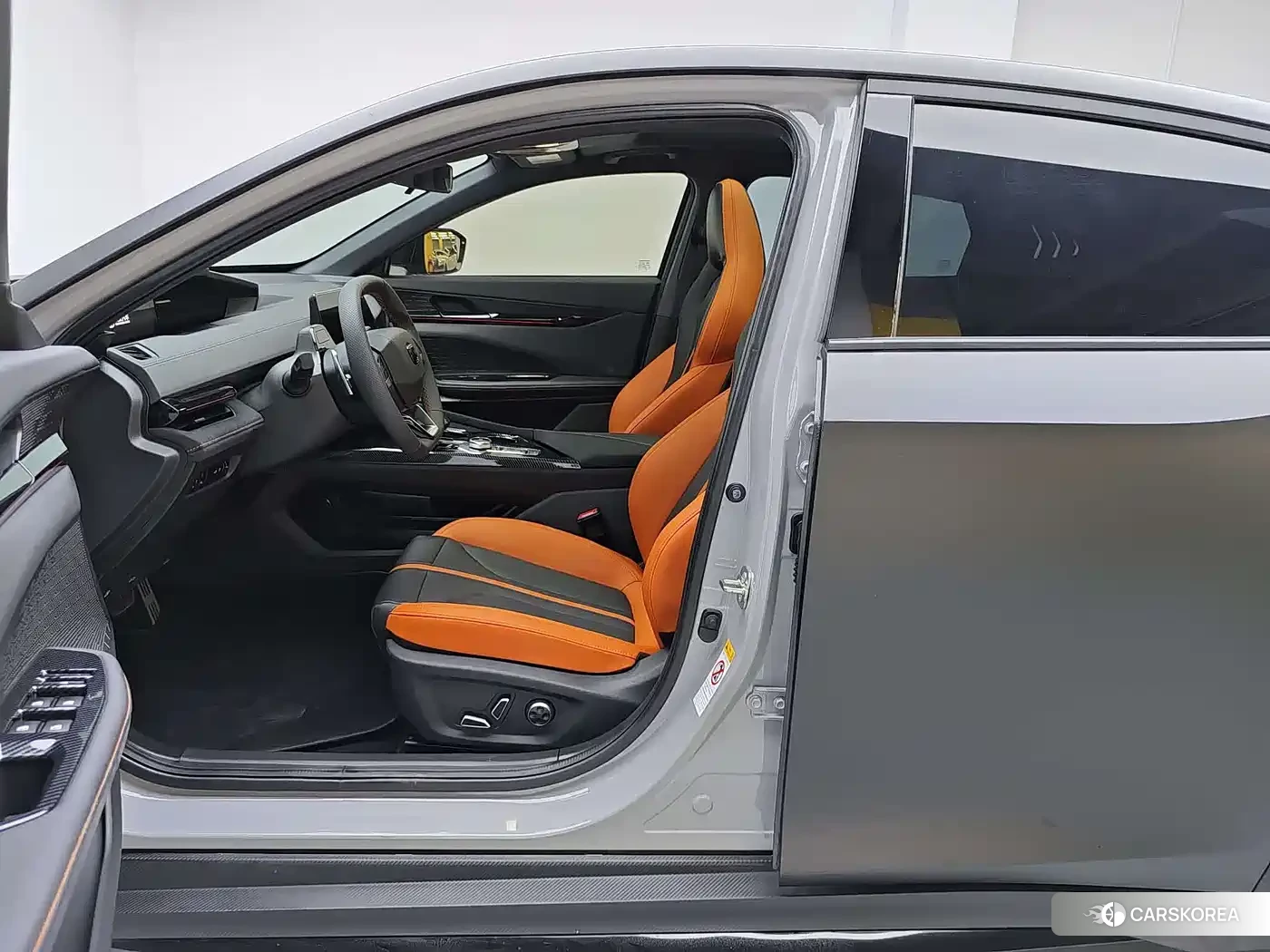 Chang'an Changan UNI-V 2024 Silver/gray из Китая, фото 4