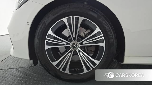 Mercedes-Benz E-Class W214 id 4674781 из Кореи 26