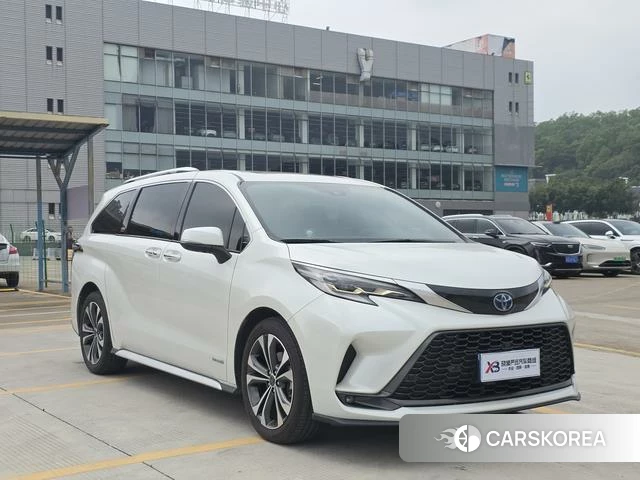 Toyota Granvia 2024 Белый из Китая, фото 4