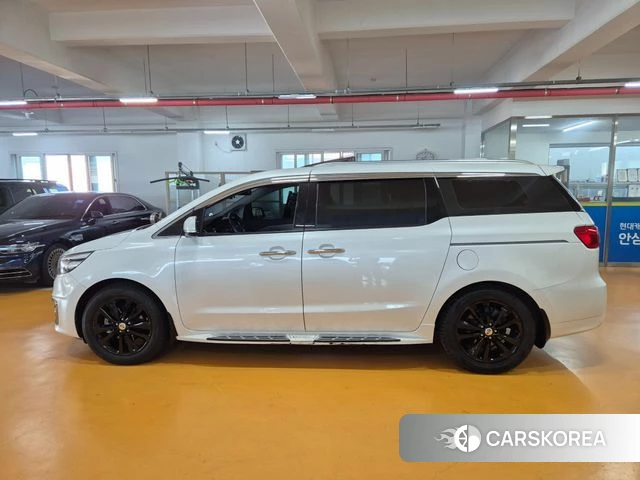 Kia All New Carnival id 5048720 из Кореи 14