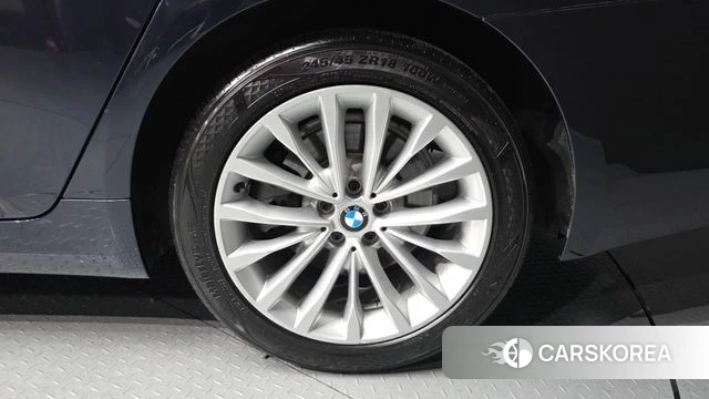 BMW 5 Series (G30) id 4983182 из Кореи 26