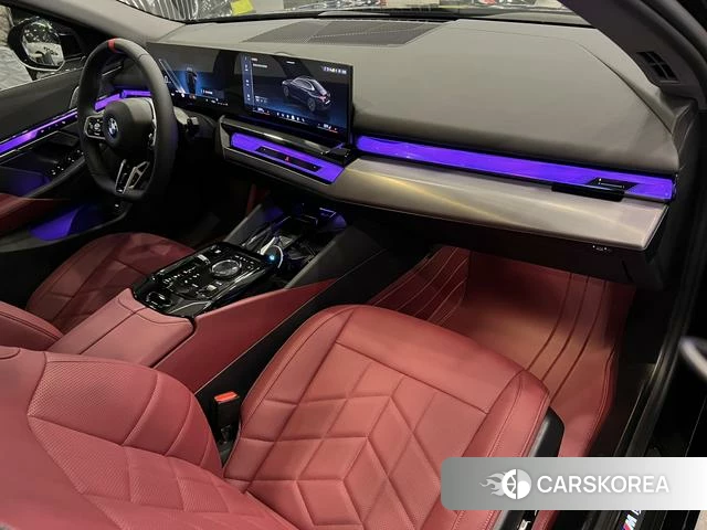 BMW 5 series 2025 Черный из Китая, фото 4