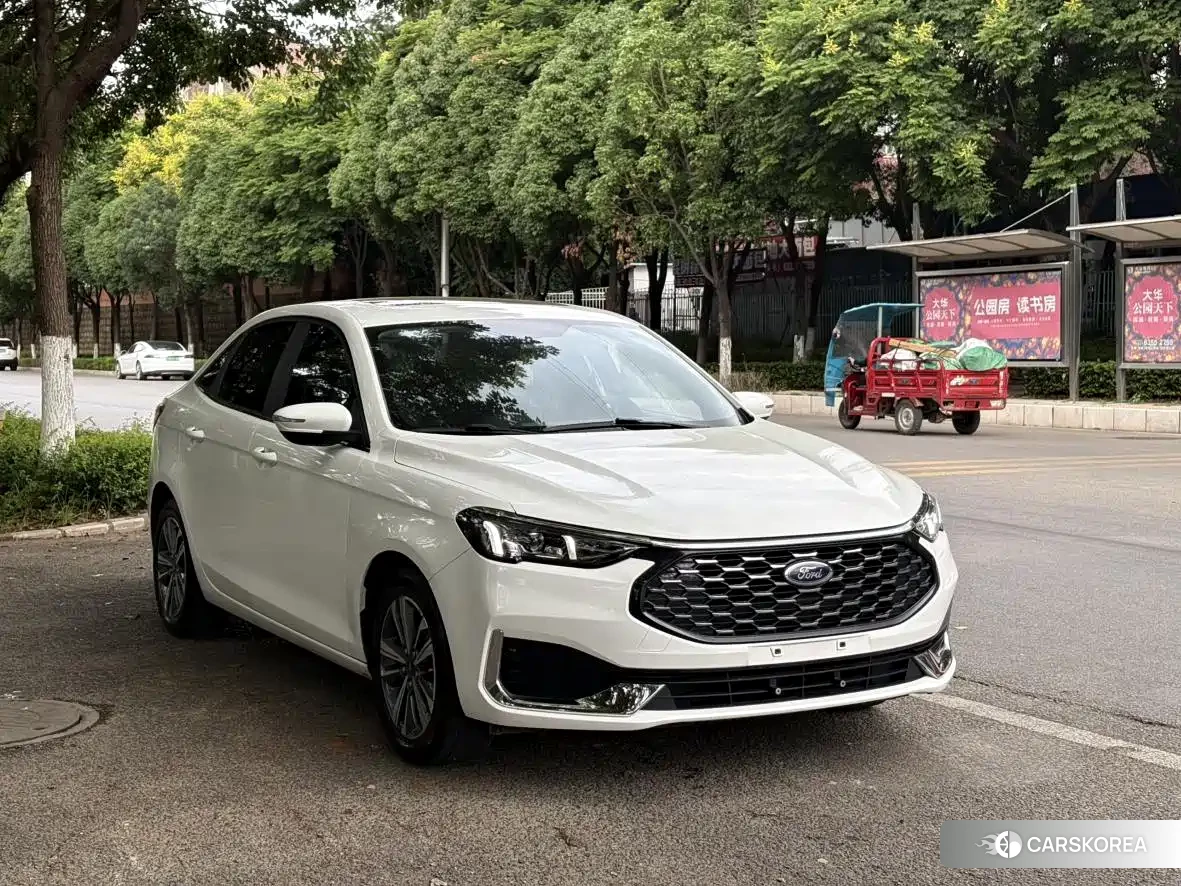 Ford Escort 2022 Белый из Китая, фото 5